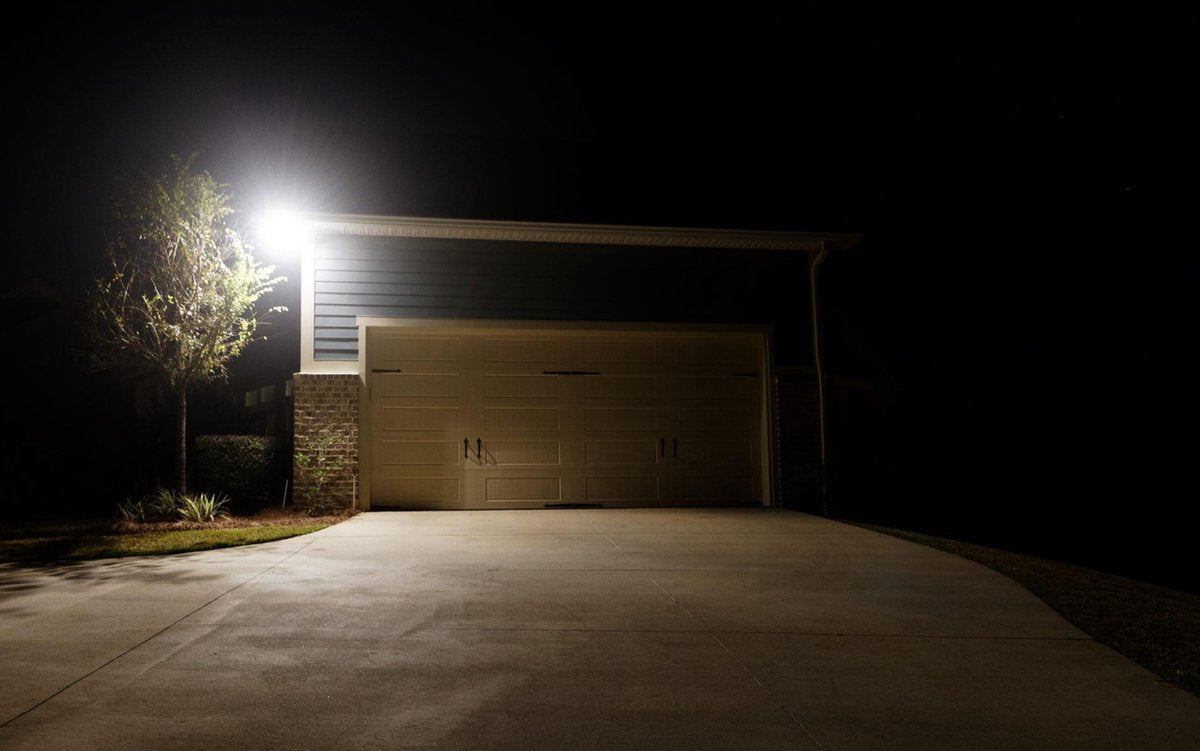 Lampe extérieure LED sur batterie avec détecteur de mouvement