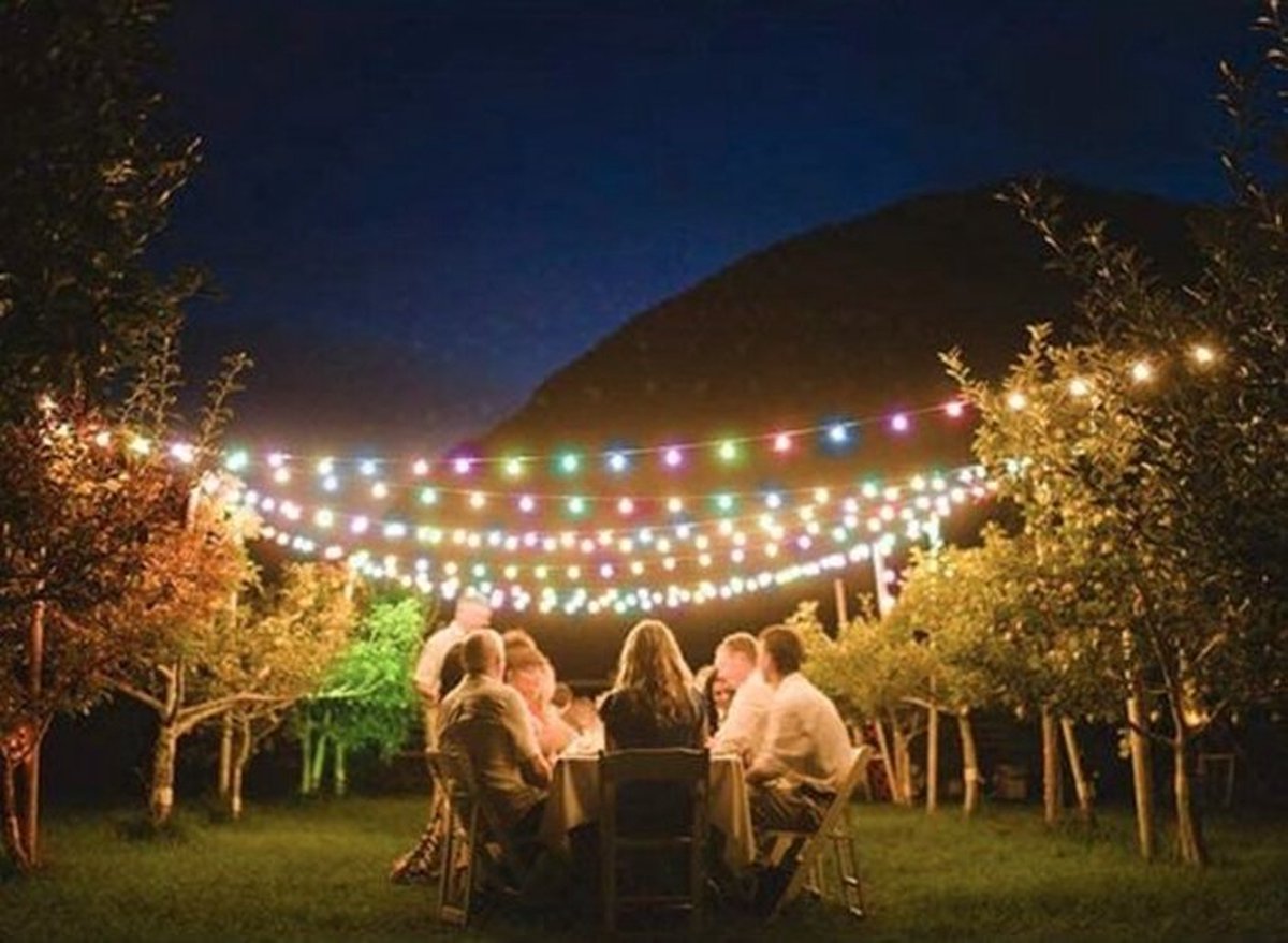 Guirlande lumineuse mate de 9 m avec 50 LED RGB et piles incluses 